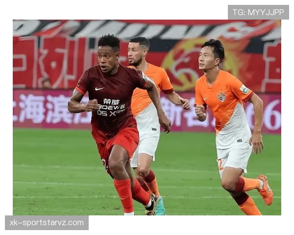 巴洛特利衣柜里到底藏了多少把刀，球场外比电影还刺激吧？