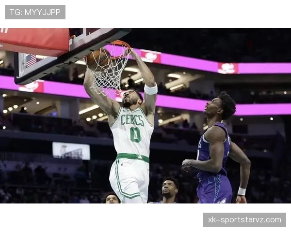 怀特挡拆吸引防守为塔图姆制造空位三分效率回升